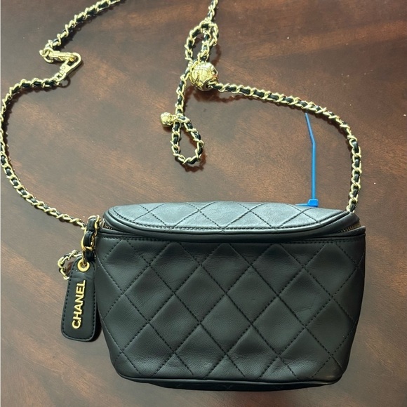 Chanel Belt Bag Quilted Leather Black - Picture 3 of 8